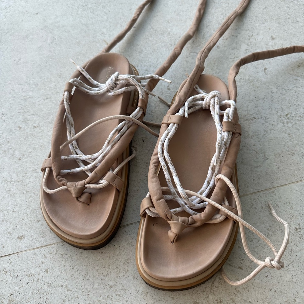 ALOHAS Jungle Laced-Up Sandal
